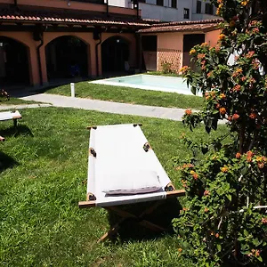 Casa Rosa 3*, San Giuliano Milanese Italia