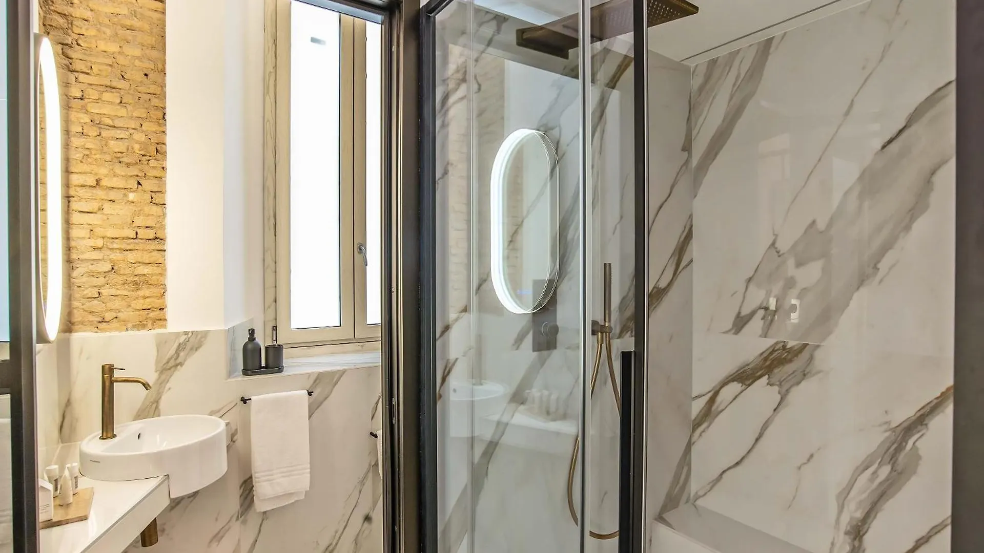 Ora Acanfora Suites ローマ ゲストハウス