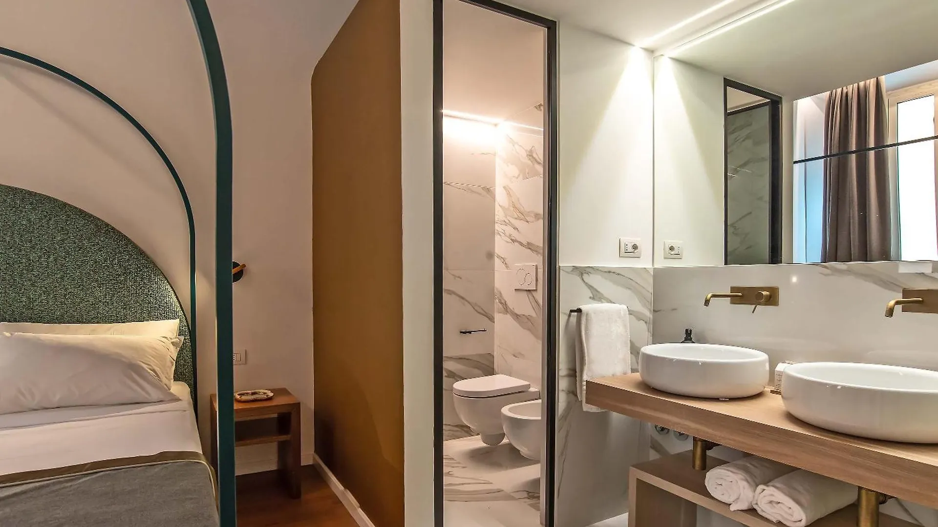 ゲストハウス Ora Acanfora Suites ローマ