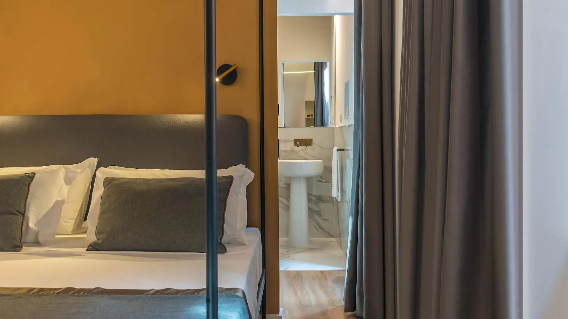 ゲストハウス Ora Acanfora Suites ローマ