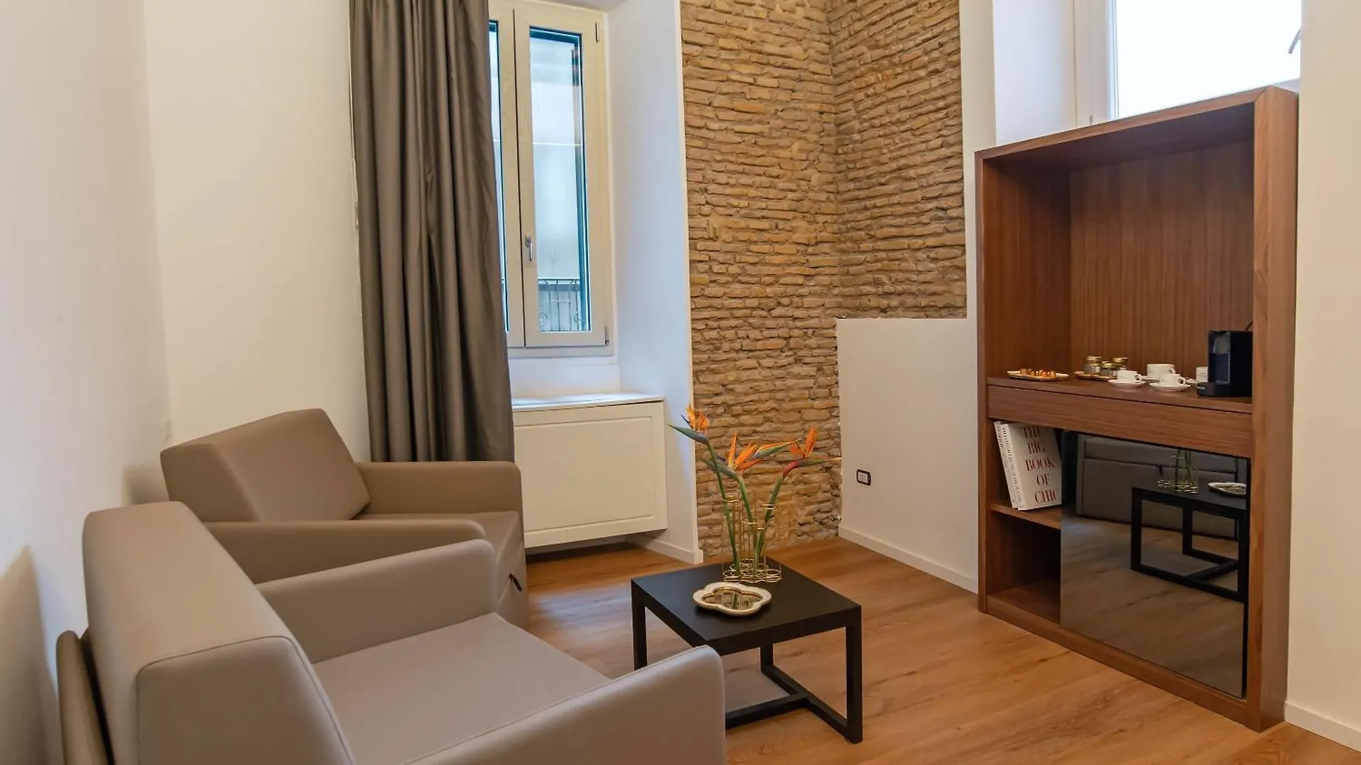 ゲストハウス Ora Acanfora Suites ローマ イタリア