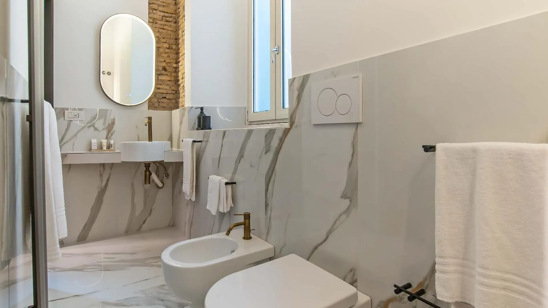 ゲストハウス Ora Acanfora Suites ローマ