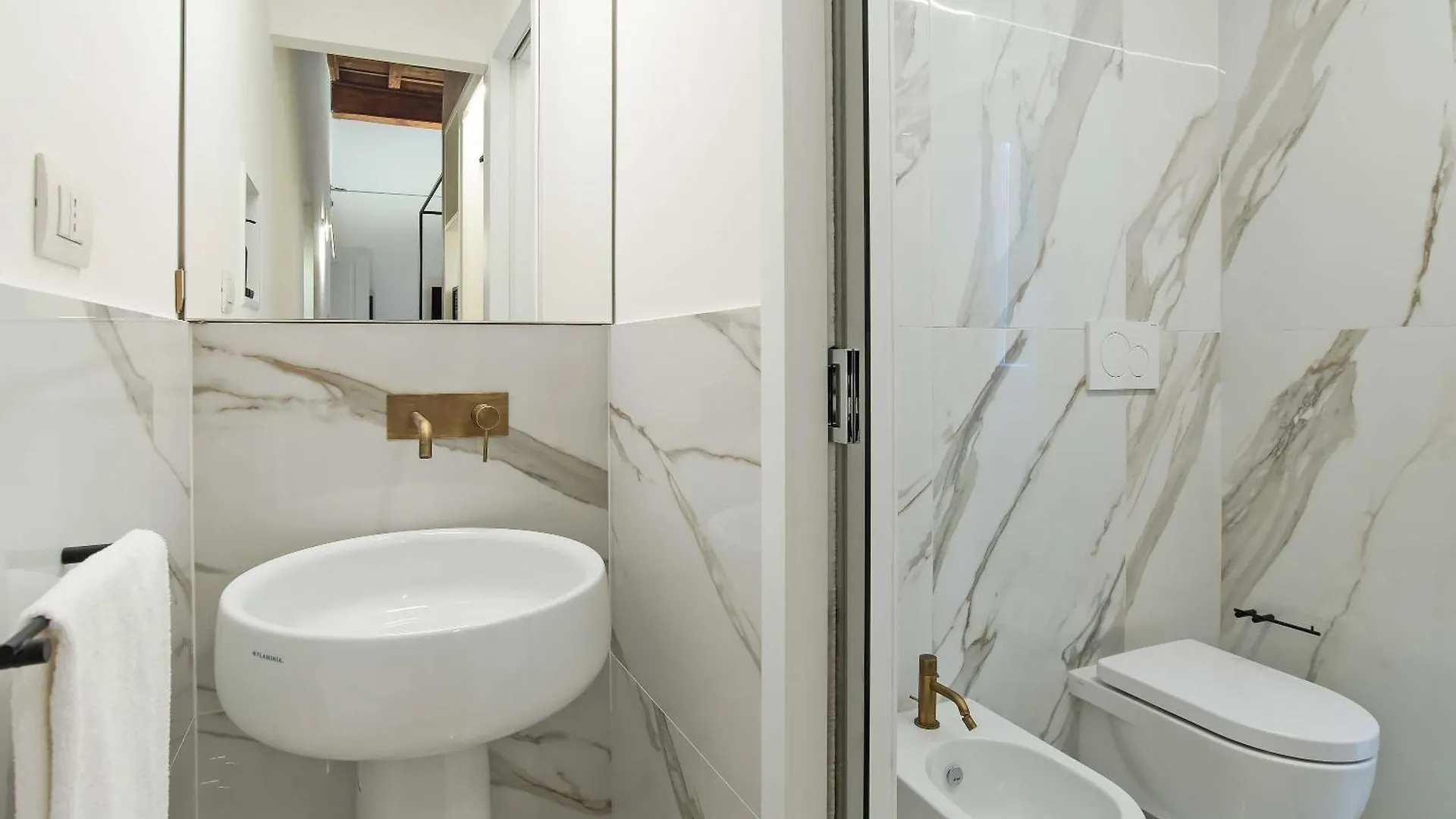 ゲストハウス Ora Acanfora Suites ローマ イタリア